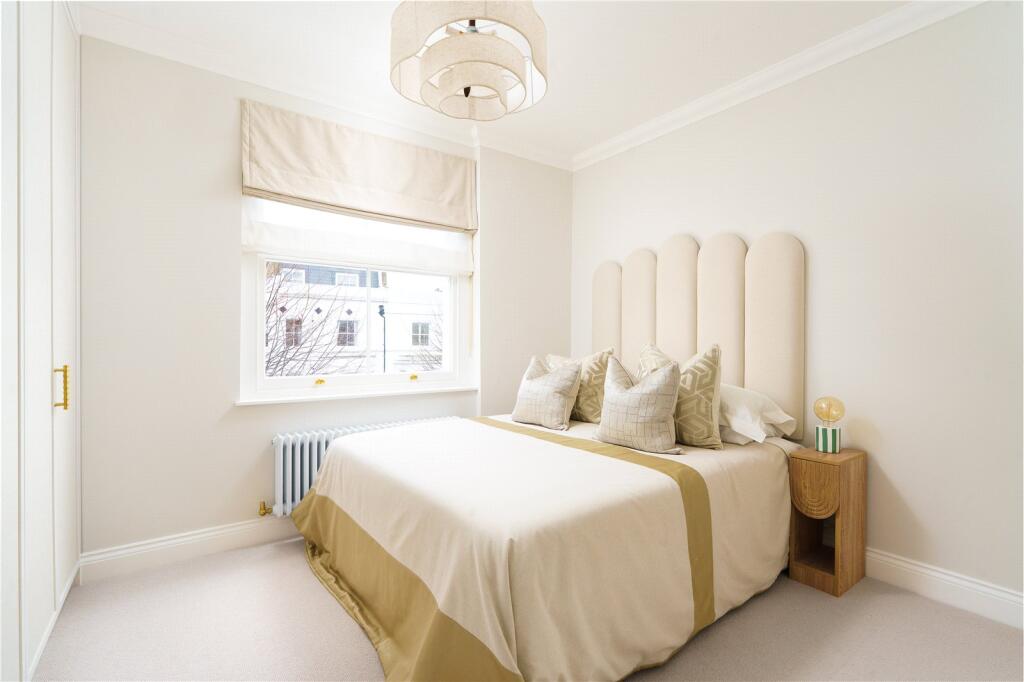 3 bedroom duplex apartment for sale in Leamington Road Villas, Notting Hill, London, W11